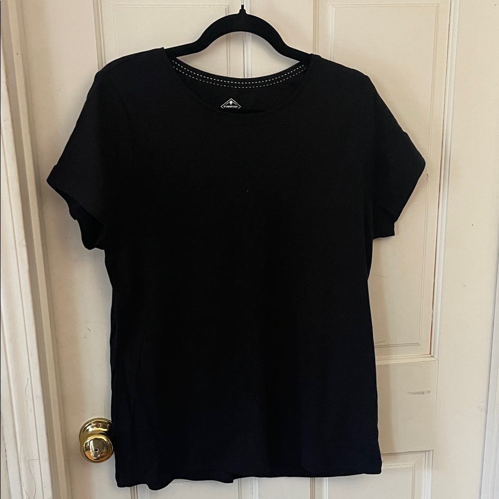 St. John's Bay Black Short Sleeve Tee